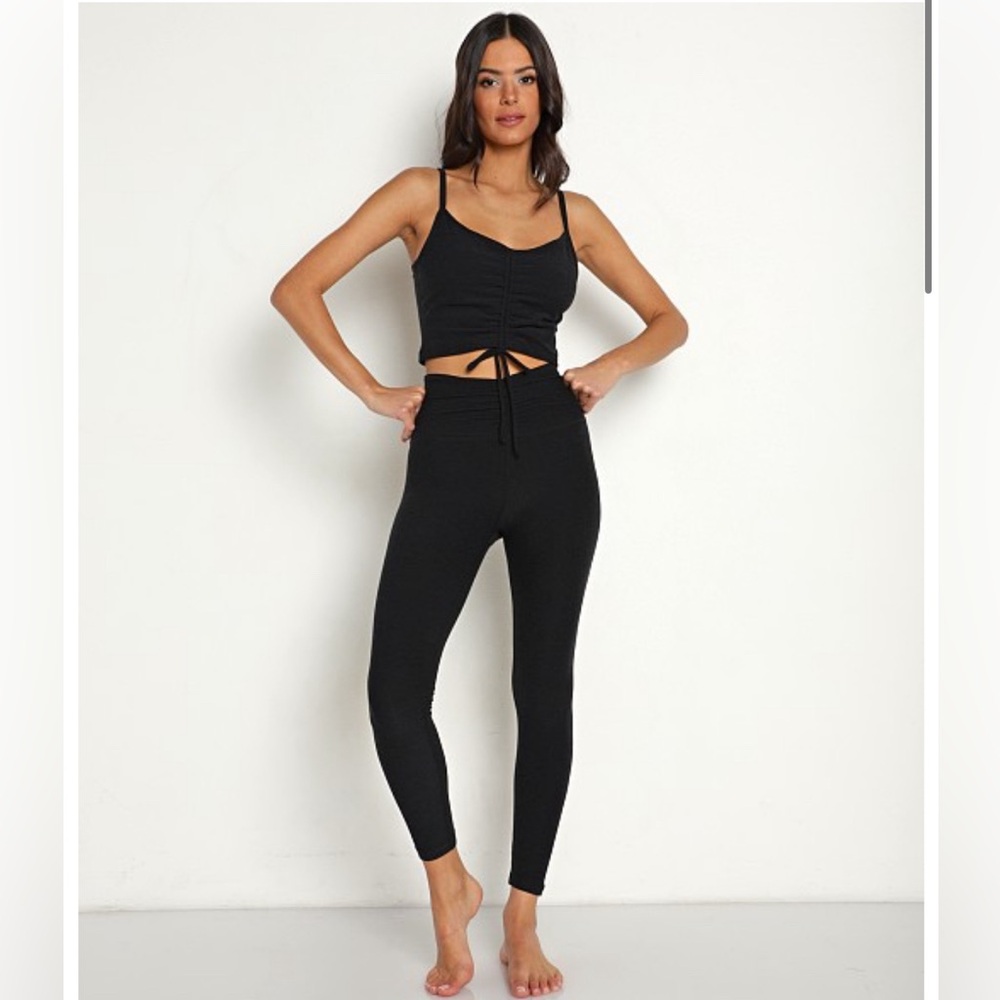 Beyond Yoga Spacedye Centered Cropped Tank & Leggings - Black Size Medium.